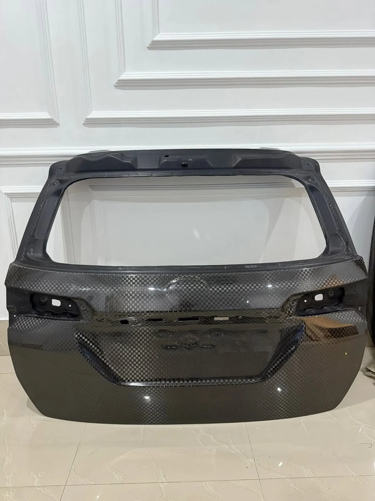 MCI KARYATAMA BAGASI CARBON FORTUNER VRZ/GR